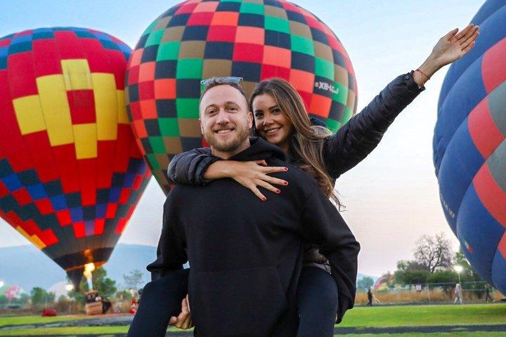 Hot Air Balloon Flight with Breakfast and Round Trip
