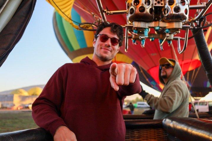 Hot Air Balloon Flight with Breakfast and Round Trip