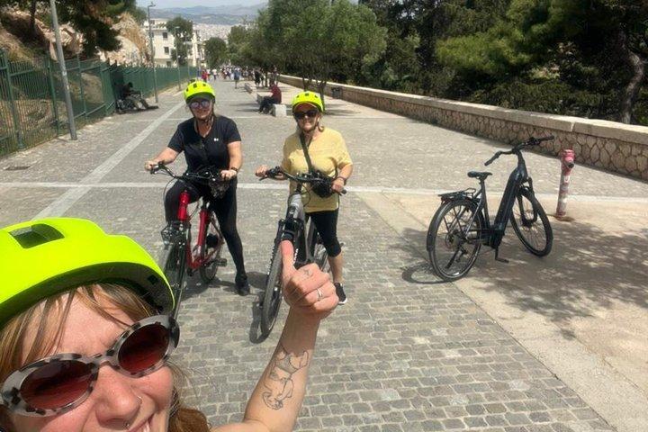 Athens: Guided E-Bike Tour with Hidden Gems & Highlights