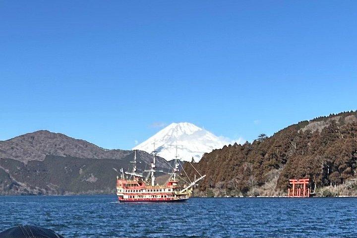 Fuji Hakone Private Tour with bilingual chauffeur