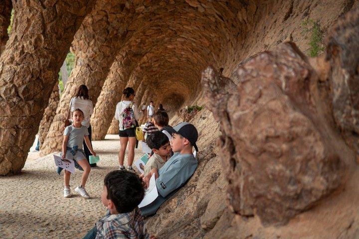 バルセロナのグエル公園小グループツアー(子供連れ・家族向け)