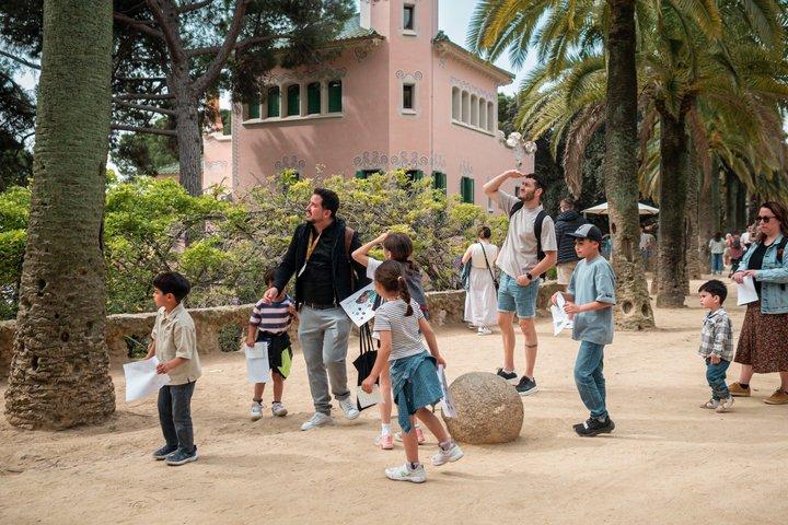 バルセロナのグエル公園キッズ＆ファミリー小グループツアー