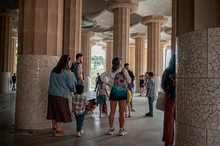 バルセロナのグエル公園キッズ＆ファミリー小グループツアー
