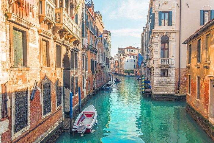 Dante's Venice: A Divine Comedy Walking Tour - Experiência Privada
