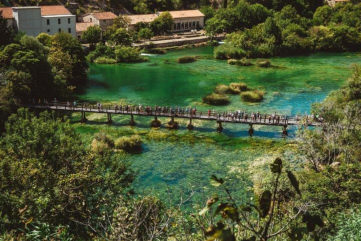 クロアチア、スプリトからクルカ国立公園＆滝へのデイリーツアー