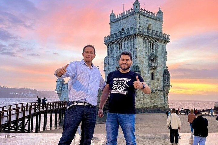 Fotografering och rundtur i Lissabon för par, vänner och ensamresenärer