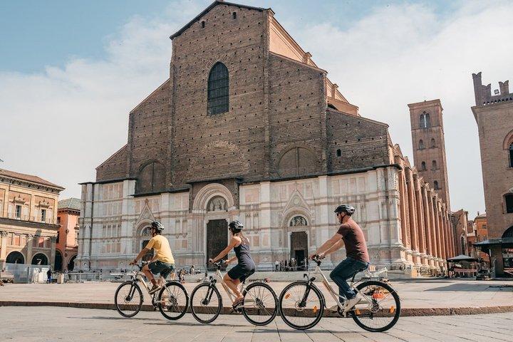 Bologna Bike Tour : Altstadt & Geheimtipps erkunden