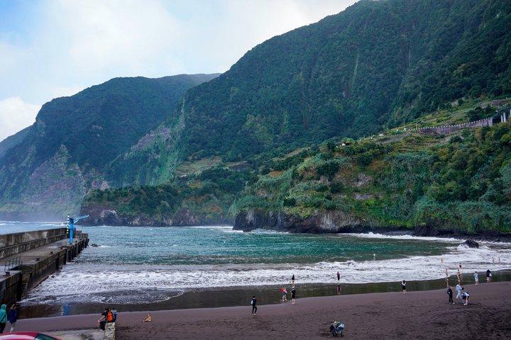 Heldagsjeepsafari Väst: Fanal, Porto Moniz, Seixal, Cabo Girão