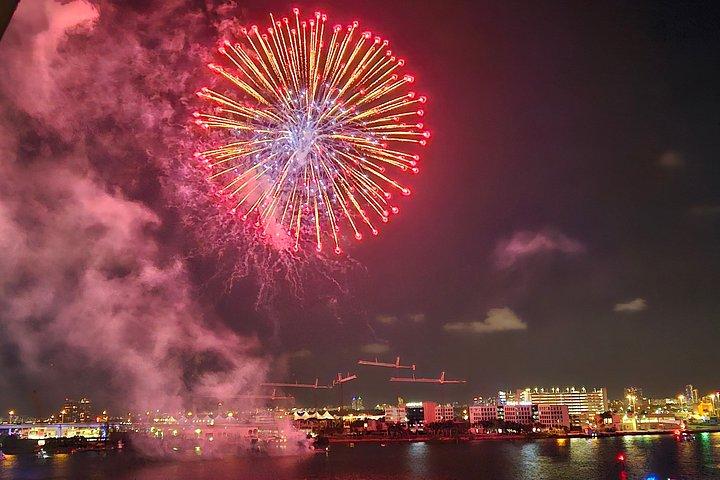 マイアミ花火クルーズ 無制限プロセッコ付き