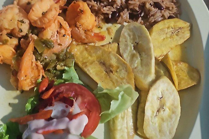 Explore Roatan history and culture