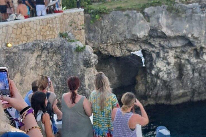 Negril Beach and Ricks Cafe Cliff Jumping and Sunset View Jamaica