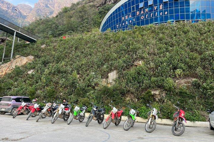 11 Nuits 12 Jours Vietnam Tour à moto avec croisière