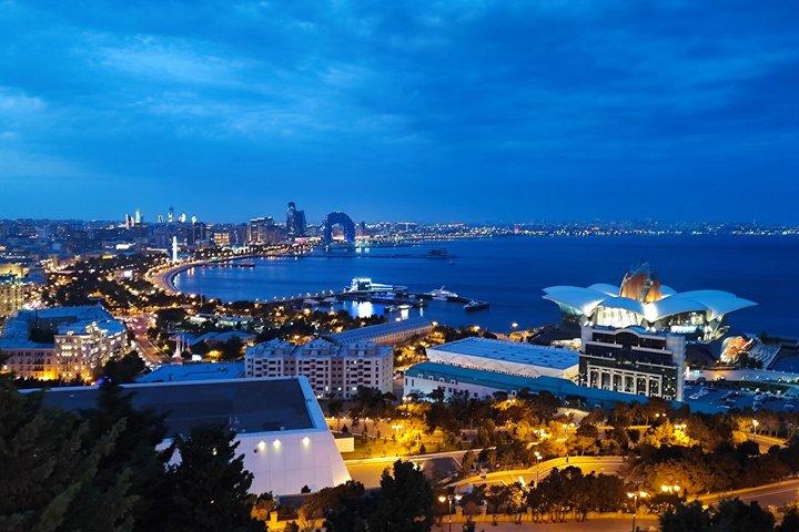 Nachttour durch Baku