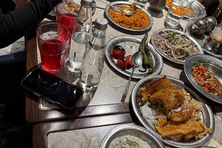 築140年の地元レストランで本格トルコ料理