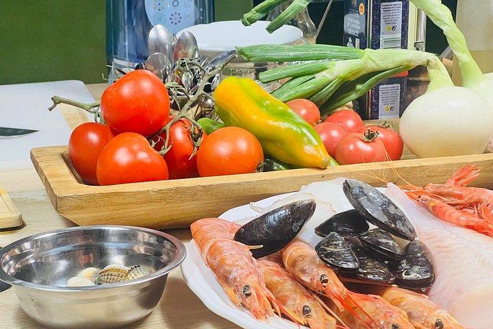 プライベートアップグレード：パエリア料理、タパス、カバサングリ、マーケット。