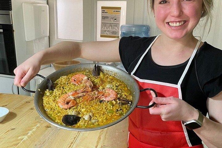 プライベートアップグレード：パエリア料理、タパス、カバサングリ、マーケット。