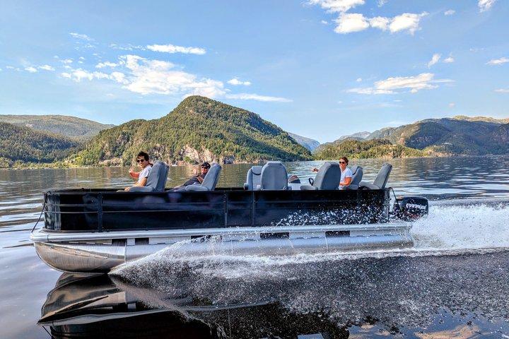 Mostraumen privat pontonkryssning