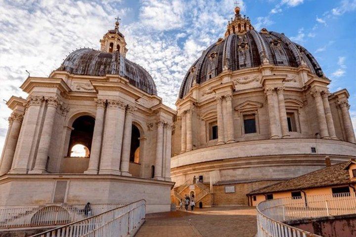 St. Peters Basilica, Papal Tombs and Underground Grottoes Tour