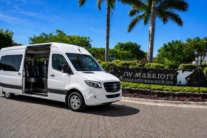 Transferência privada do aeroporto LIR para o JW Marriott Guanacaste