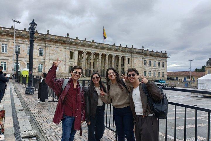Bogotás historiska centrum med Botero Chicha och Tejo