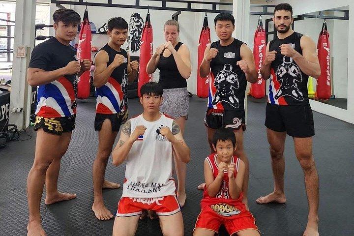 エキスパート家トレーナーとチェンマイでプライベートムエタイトレーニング