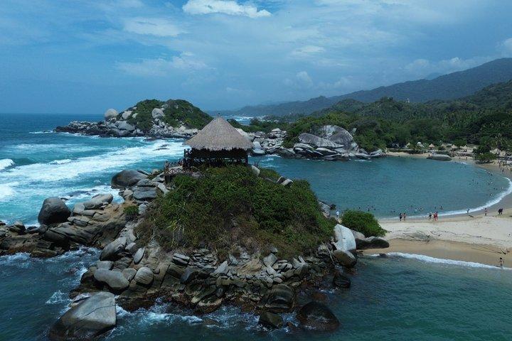 Randonnée privée Tayrona à Cabo San Juan : Guide bilingue + Transport