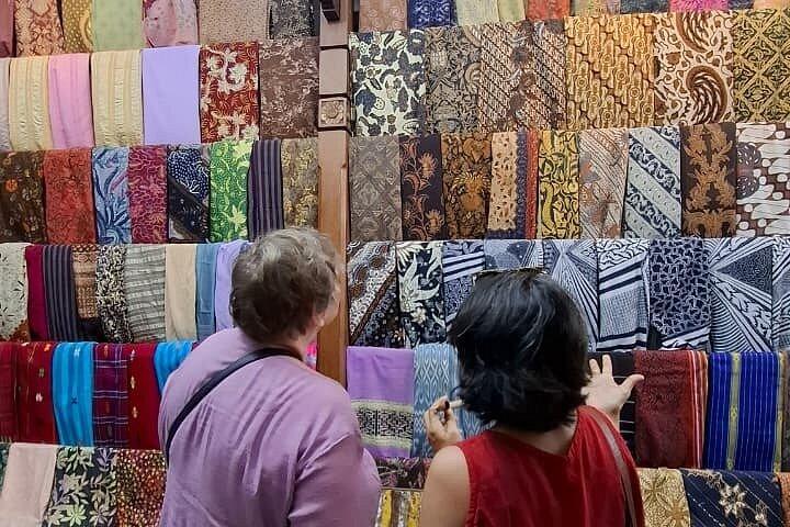 Tour textil local bien guiado de Denpasar