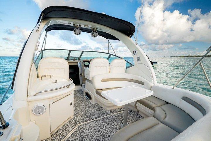 Yacht privado em Punta Cana, bebidas ilimitadas e música hip-hop