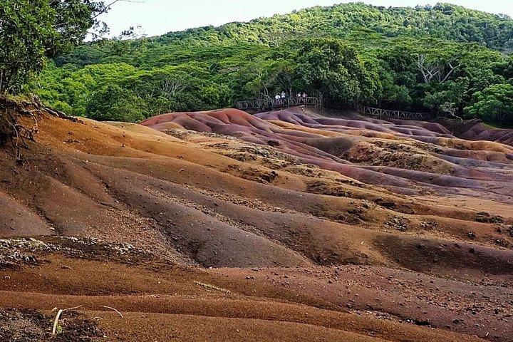 Mauritius South: Wine Tasting, 7 Colored Earth Visit with Lunch