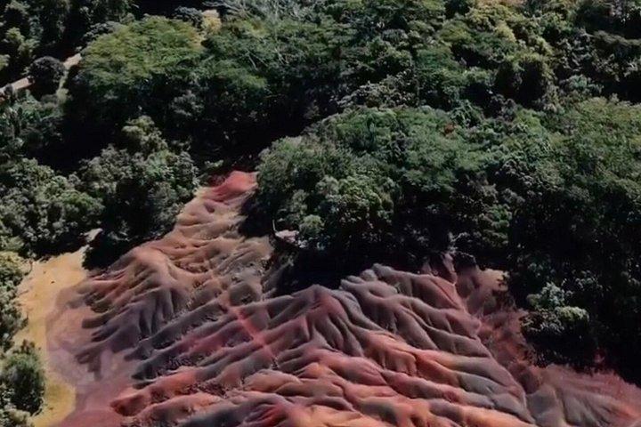 Mauritius South: Wine Tasting, 7 Colored Earth Visit with Lunch