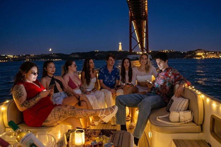 Lisbon Night Cozy Boat Cruise with Open Bar & Pizza
