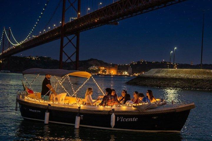 Lisbon Night Cozy Boat Cruise with Open Bar & Pizza
