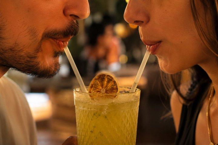 リオナイトフードツアー：屋台料理、ローカルドリンク＆隠れ家