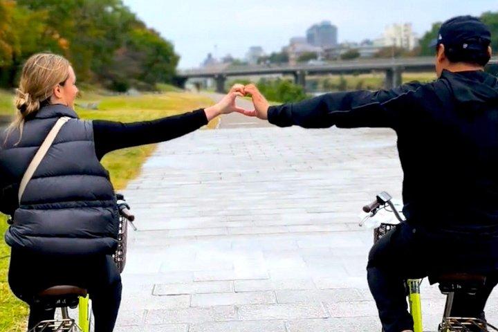 Kyoto : Aventure privée à vélo électrique avec un ami local