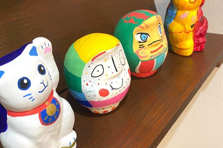 京都で「だるま」作りと絵付けワークショップ