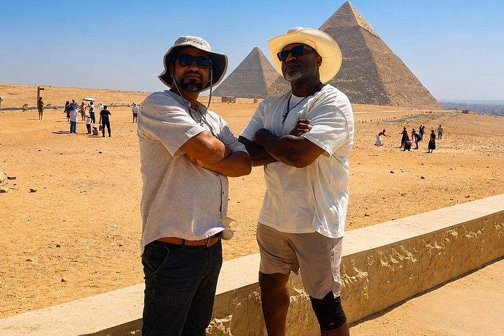 カイロとギザを網羅する3日間ツアーパッケージを選ぶ