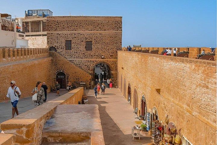 マラケシュからエッサウイラとセッカラへの日帰り旅行（少人数グループ）