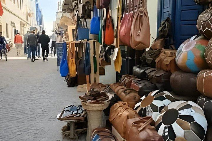 マラケシュからエッサウイラとセッカラへの日帰り旅行（少人数グループ）