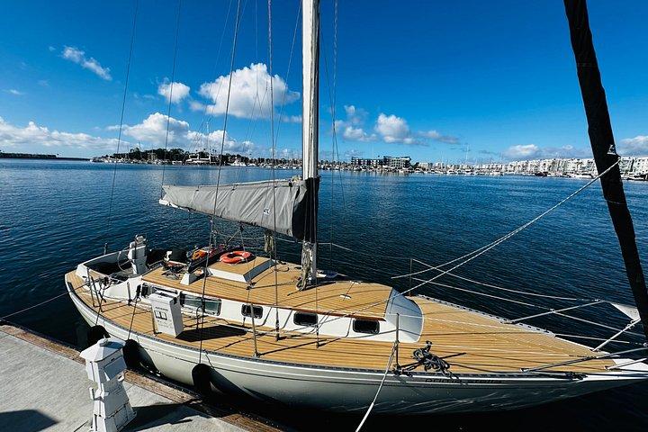 Old Plank Adventures : Sail into Deep Tranquility （古い平板の冒険：深い静けさへの帆走）