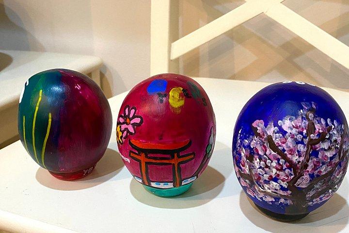 京都で「だるま」作りと絵付けワークショップ