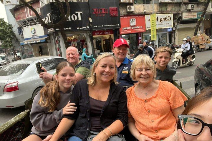 Hanoi Foodie Street Jeep Tour con Guida Locale