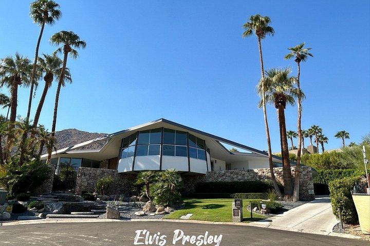 Explore a arquitetura medieval de Palm Springs em estilo