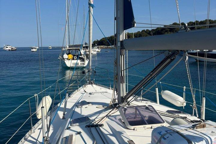Escursione privata in barca a vela sulla Costa Azzurra