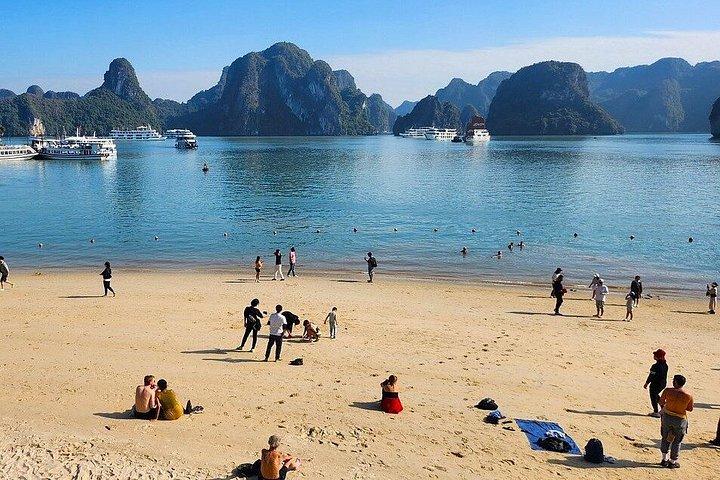 ハノイ：ラ・カスタ5－カヤックで行くスターハロン湾クルーズ、サンセットパーティー