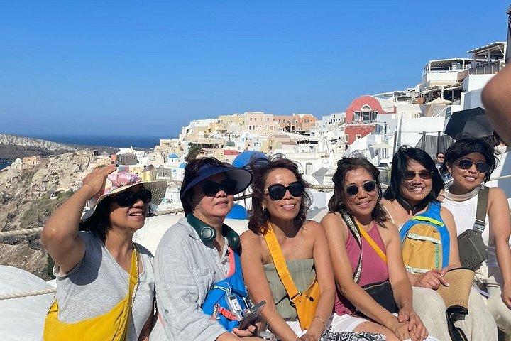 Private Panoramic and Iconic Day Tour in Santorini