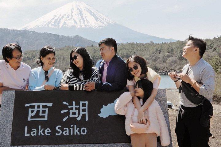 英語ドライバー付き東京発富士山プライベート日帰りツアー