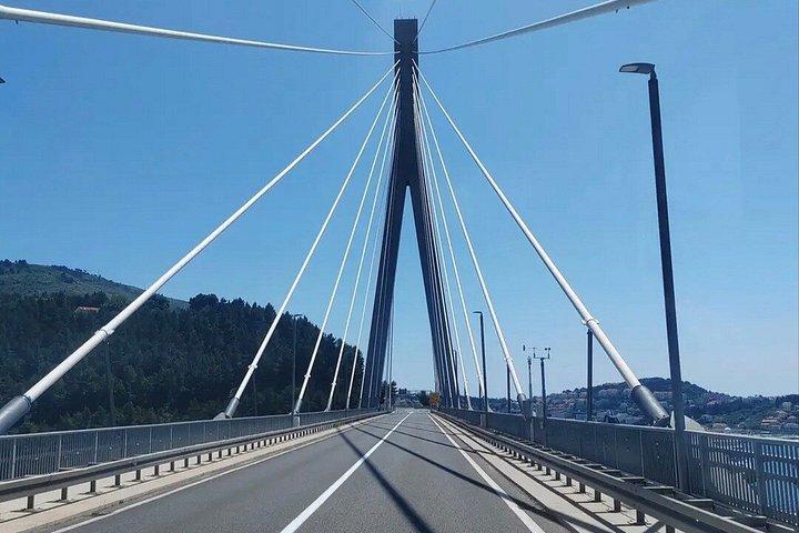 ドゥブロブニク・ホップオン・ホップオフ・バスツアー（3つのルートオプション付き）