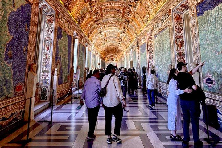 Skip-the-line PRIVATE TOUR of Vatican Museums & Sistine Chapel