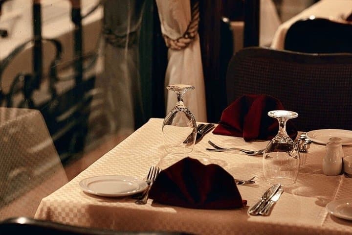 Cairo: Nile Dinner Cruise, Belly Dance & Tanoura