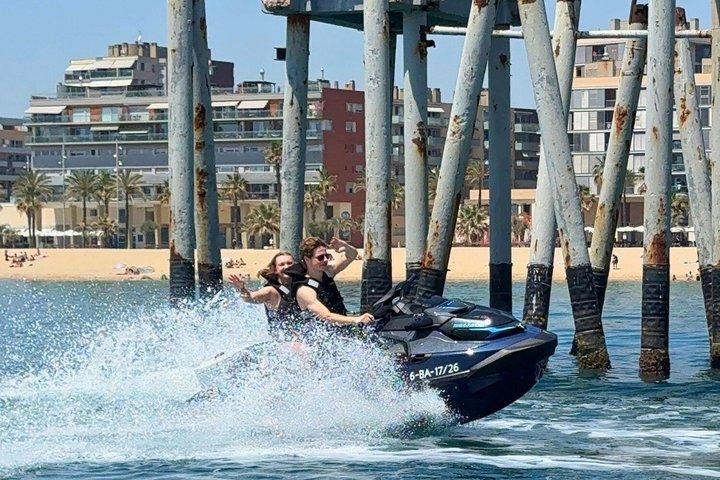 Barcelone : Jet-skis de 170 CV, musique et boissons VIP